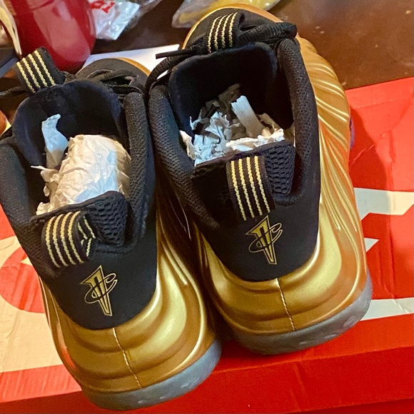 Nike Air Foamposite One Metallic Gold Sz10 - Picture 7 of 7